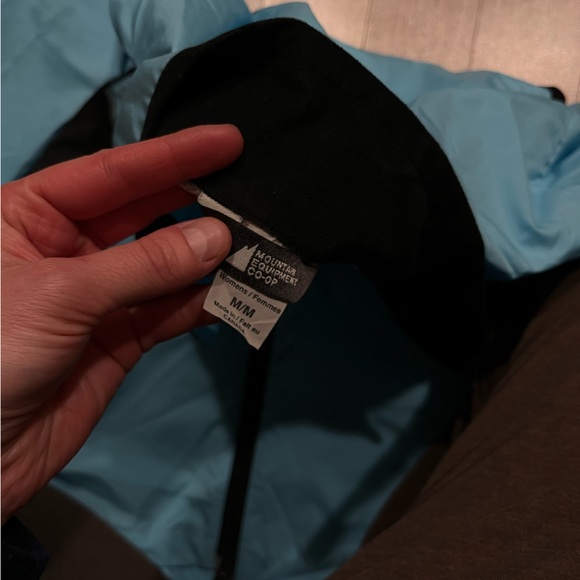 MEC windbreaker - Picture 2 of 3